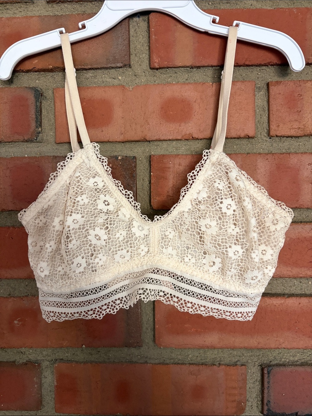 Victoria’s Secret small Lace Bralette in Light Cream — Soft Stretch Wom Intima